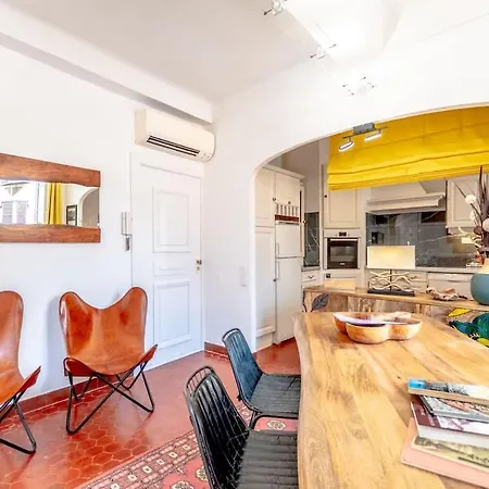 Le Seillon L Perfect Location L Shellter Saint-Tropez