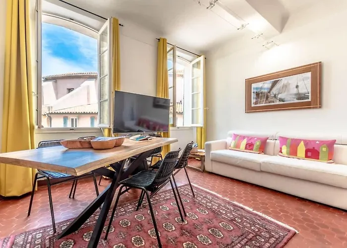 Apartment Le Seillon L Perfect Location L Shellter Saint-Tropez