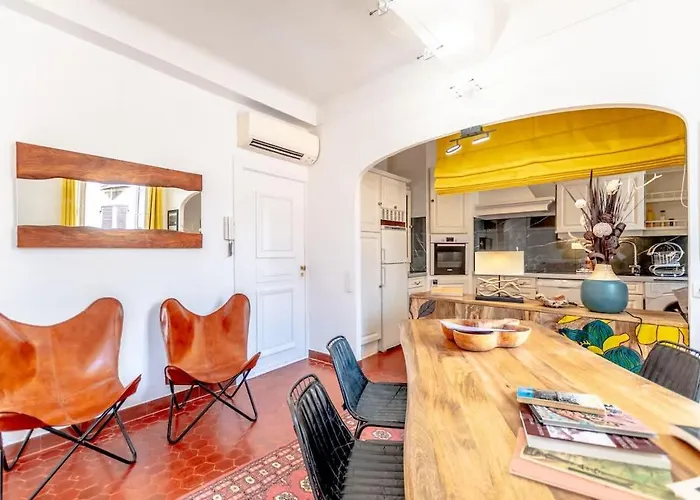 Le Seillon L Perfect Location L Shellter Saint-Tropez